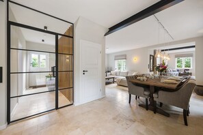 Unclassified image, 2 of 54, button