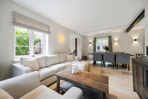 Unclassified image, 4 of 54, button