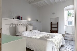2 makuuhuonetta, silitysrauta/-lauta, Wi-Fi, vuodevaatteet