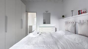 2 Schlafzimmer, BĂŒgeleisen/BĂŒgelbrett, WLAN, BettwĂ€sche