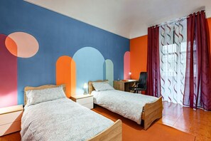 2 habitaciones, tabla de planchar con plancha, internet y ropa de cama 