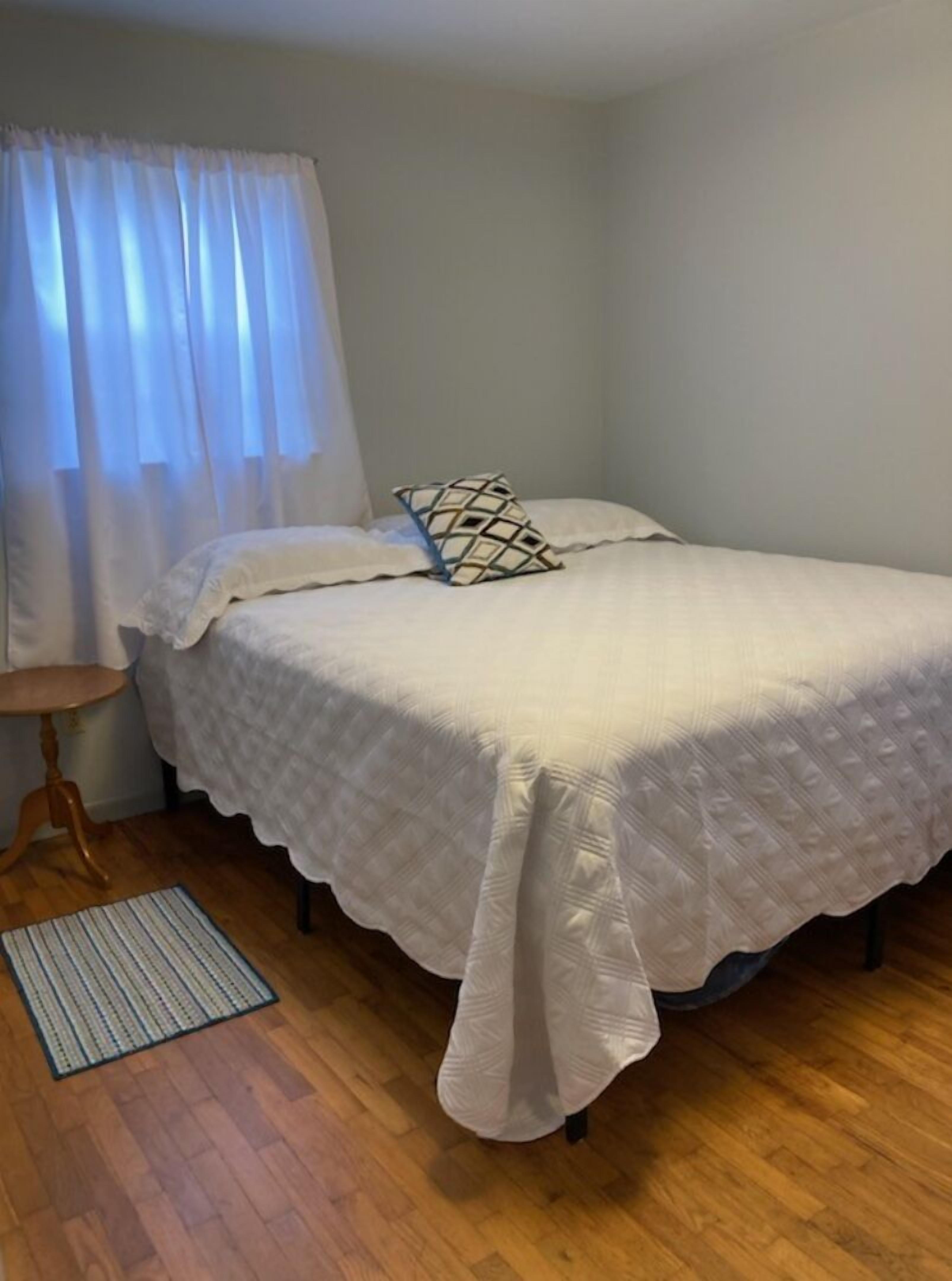 2 多间卧室、WiFi、床单