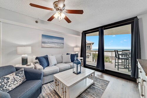 BEACHFRONT, TWO POOLS, PRIVATE BALCONY!