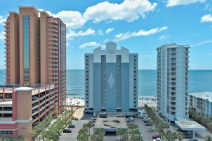 Exterior - BEACHFRONT, ALL THE AMENITIES, POOL! (Gulf Shores)