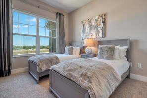5 habitaciones, tabla de planchar con plancha, wifi y ropa de cama 