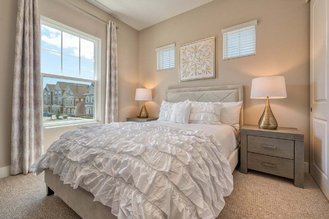 5 bedrooms, iron/ironing board, WiFi, bed sheets