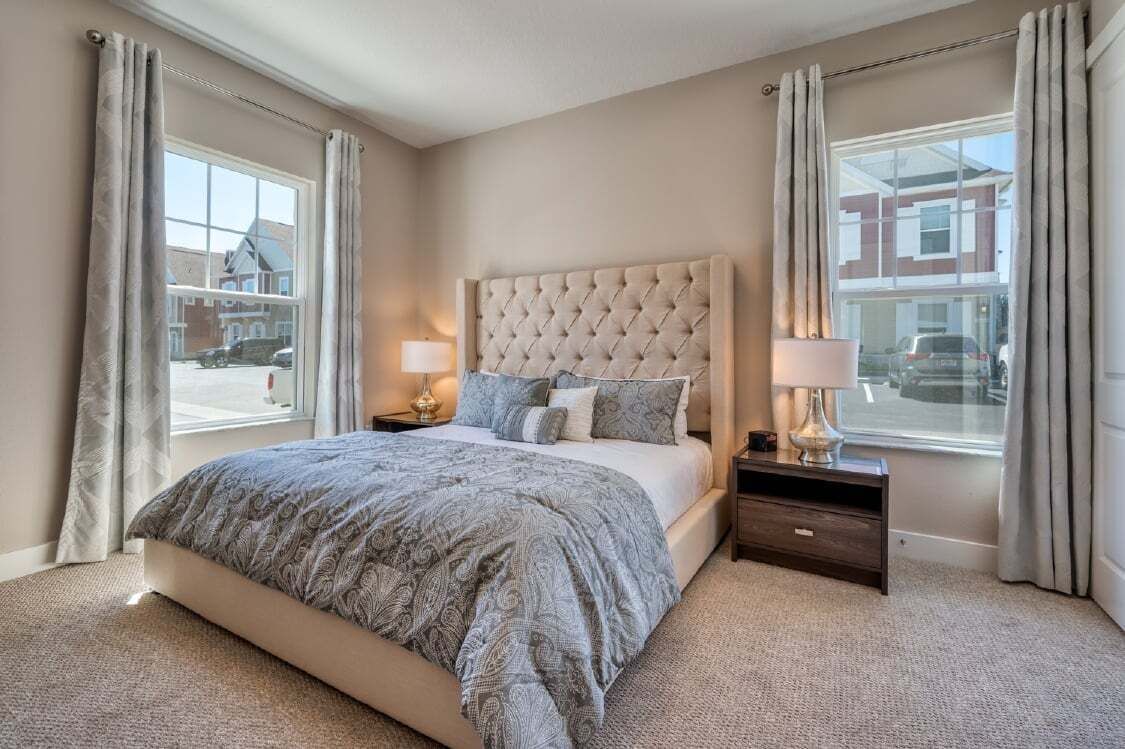 5 bedrooms, iron/ironing board, WiFi, bed sheets