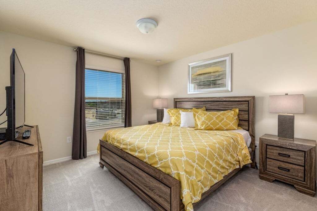 6 bedrooms, iron/ironing board, WiFi, bed sheets
