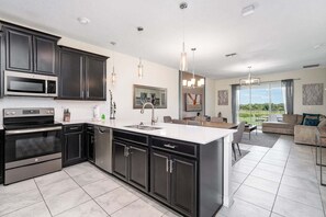 Fridge, microwave, oven, stovetop - Beautiful Golf Course View Townhome! (Kissimmee)