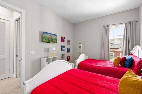 4 bedrooms, desk, iron/ironing board, free WiFi
