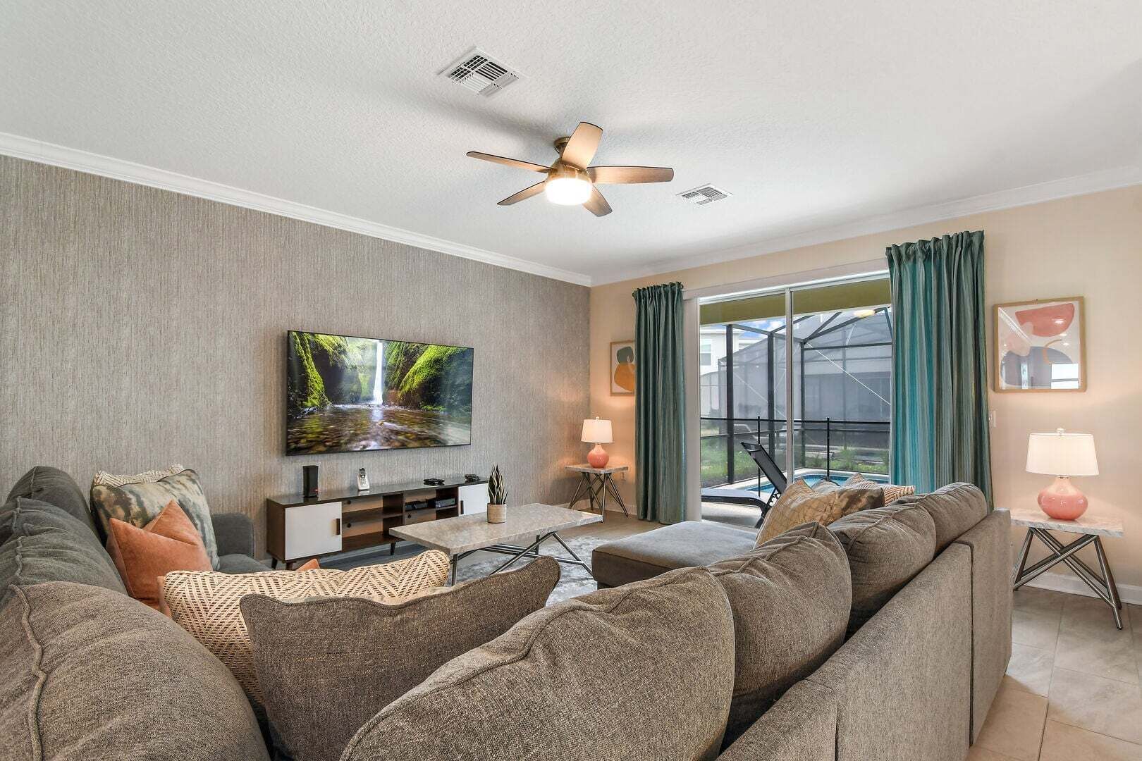 Home Away From Home! 6br, 5.5 Ba - Kissimmee