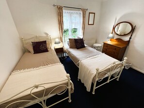 2 bedrooms, iron/ironing board, travel cot, free WiFi