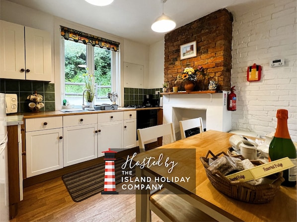 Fridge, microwave, oven, coffee/tea maker
