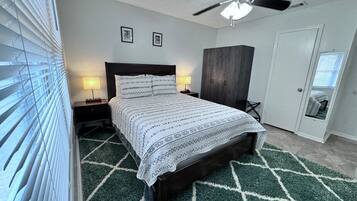3 bedrooms, desk, iron/ironing board, WiFi