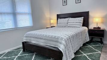 3 bedrooms, desk, iron/ironing board, WiFi