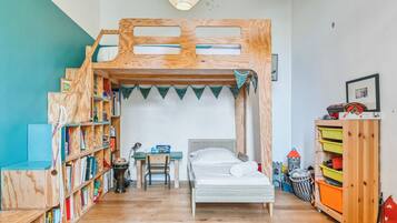 3 slaapkamers, een strijkplank/strijkijzer, wifi, beddengoed