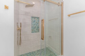 Shower, towels