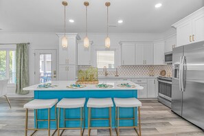 Fridge, microwave, oven, stovetop - New Beautiful Home @ Ocean Lakes Family  Campground! BE THE FIRST TO RENT! (Myrtle Beach)