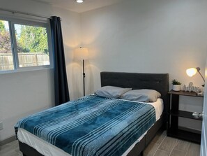 3 室のベッドルーム、アイロン / アイロン台、WiFi、ベッドシーツ