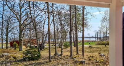 Gorgeous home in Jämjö with kitchen