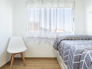 2 bedrooms, iron/ironing board, free WiFi - Nice apartment for 5 guests with WIFI, pool, TV and balcony (Cullera)