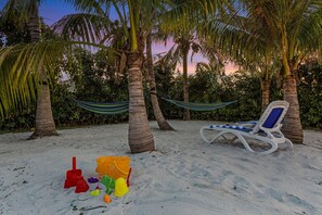 Children's area - Private Beaches, Heated Pools w/Spa, Fun in the Sun - Dolphins and Manatees Paradise - Roelens (Cape Coral)