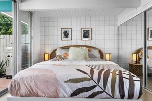 1 bedroom, iron/ironing board, free WiFi, bed sheets - Mid-Century 1BR Bungalow At Famed Ocotillo Lodge (Palm Springs)