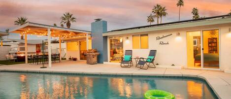 Et oppvarmet basseng