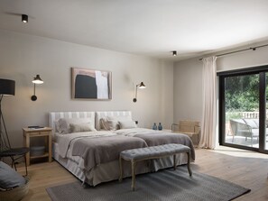 5 slaapkamers, een strijkplank/strijkijzer, wifi