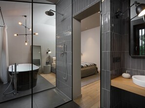 5 Schlafzimmer, Bügeleisen/Bügelbrett, WLAN