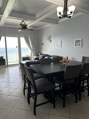 Dining - Beautiful ocean view and beach front close to shopping downtown (Panama City Beach)
