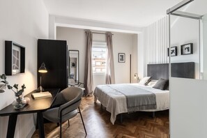 4 bedrooms, iron/ironing board, WiFi, bed sheets - Sofia - 4 bedrooms and balcony in O'Donell (Madrid)