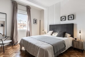4 quartos, ferros/tábuas de passar roupa, Wi-Fi, roupa de cama
