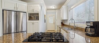 Charming & Warm Cottage in Mckinney!