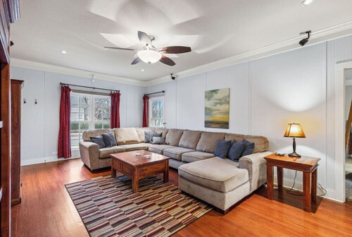 Charming & Warm Cottage in Mckinney!