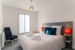 3 habitaciones, tabla de planchar con plancha, cuna de viaje y wifi 