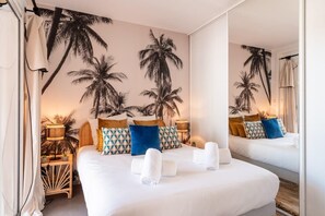 8 slaapkamers, een strijkplank/strijkijzer, reisbedje, wifi