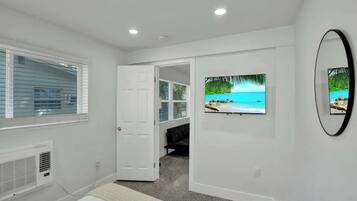 2 bedrooms, travel cot, free WiFi