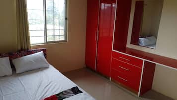 2 makuuhuonetta, työpöytä, silitysrauta/-lauta, Wi-Fi