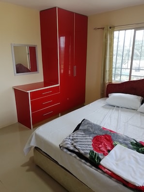 2 makuuhuonetta, työpöytä, silitysrauta/-lauta, Wi-Fi