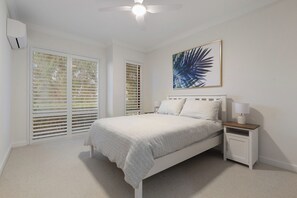 4 bedrooms, iron/ironing board, travel cot, free WiFi