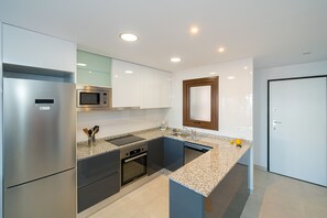 Fridge, microwave, oven, stovetop - Apartamento Lily - Mar de Pulpi (San Juan de los terreros)
