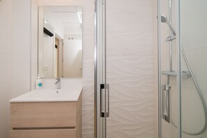 Shower, hair dryer, towels - Villa Palma (Ciudad Quesada) (Rojales)