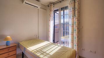 2 habitaciones, tabla de planchar con plancha y wifi gratis