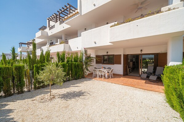 Outdoor dining - Apartamento Gayola (Mar de Pulpi) (San Juan de los terreros)