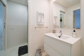 Shower, hair dryer, towels - Apartamento RIO (Mar de Pulpi) (San Juan de los terreros)