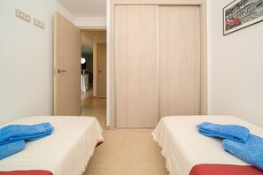 2 quartos, ferros/tábuas de passar roupa, Wi-Fi de cortesia