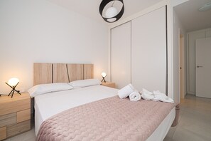 1 chambre, fer et planche à repasser, Wi-Fi gratuit, draps fournis