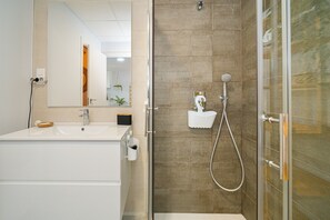 Shower, hair dryer, towels - Apartamento Vida Loca (Mar de Pulpi) (San Juan de los terreros)