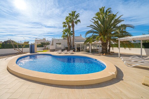 Villa Familia (Torrevieja)